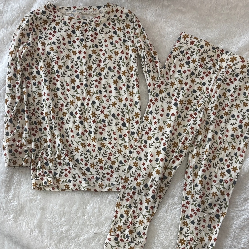 Brave Little ones vguc 2T Floral Kids Pajamas Set